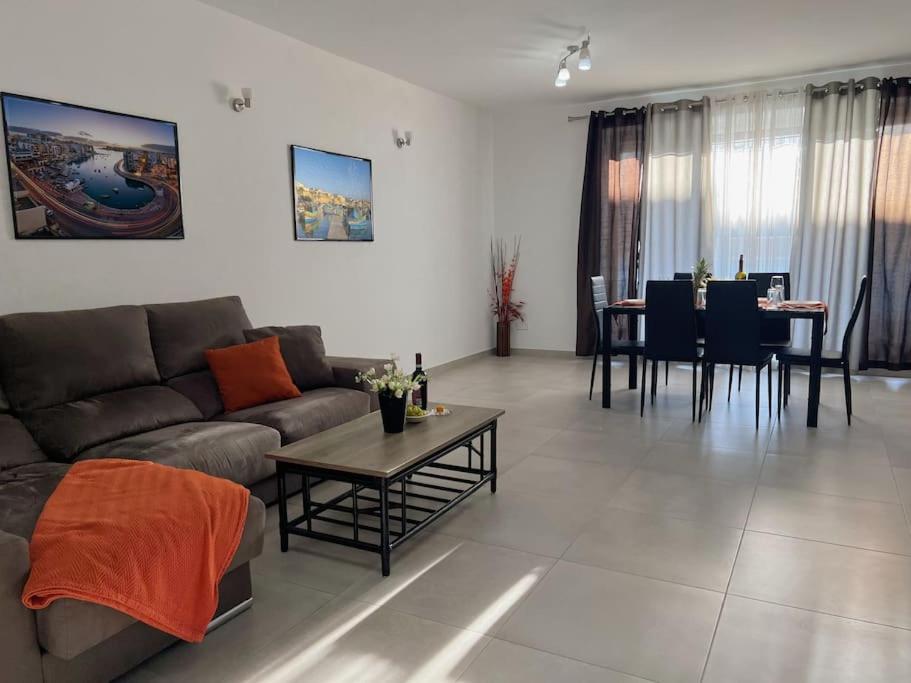 Modern Apartment In Marsaskala Exterior foto